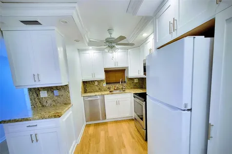 9411 N Hollybrook Lake Drive Pembroke Pines FL 33025