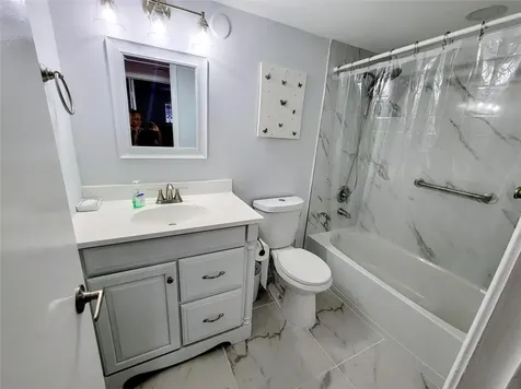 9411 N Hollybrook Lake Drive Pembroke Pines FL 33025