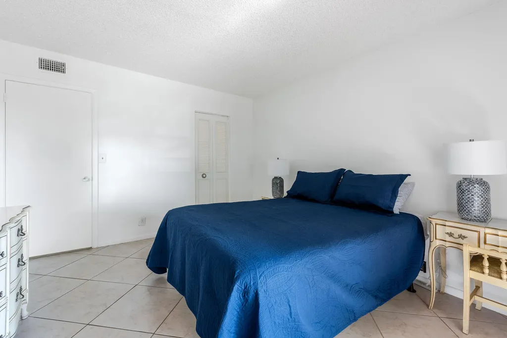 2615 Garden Drive N Lake Worth FL 33461