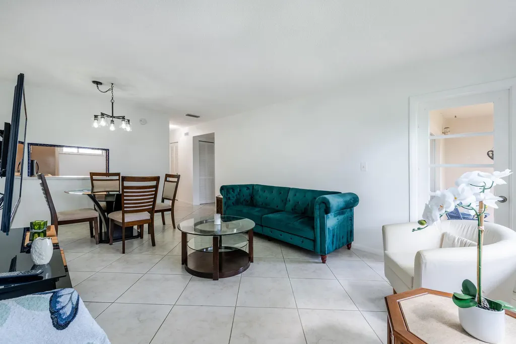2615 Garden Drive N Lake Worth FL 33461