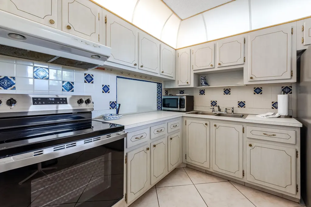 2615 Garden Drive N Lake Worth FL 33461