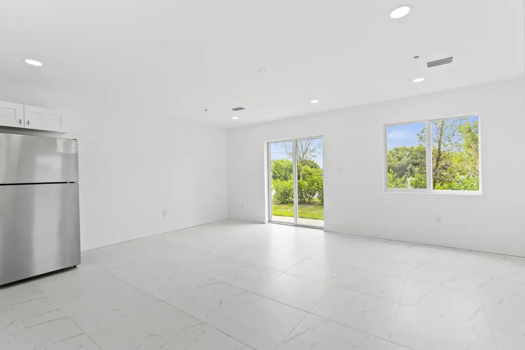 4498 SW Port Saint Lucie Boulevard Port St Lucie FL 34953