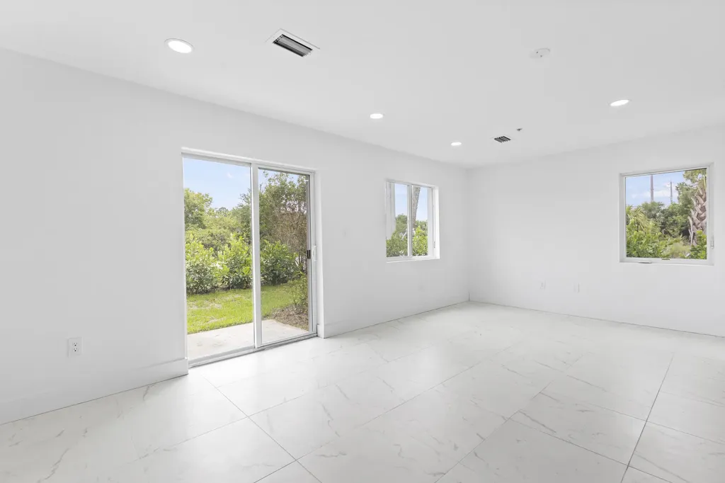 4498 SW Port Saint Lucie Boulevard Port St Lucie FL 34953