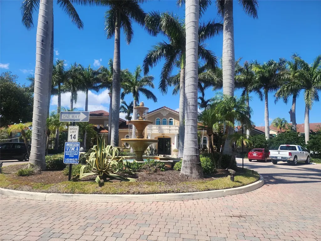 317 Villa Circle Boynton Beach FL 33435