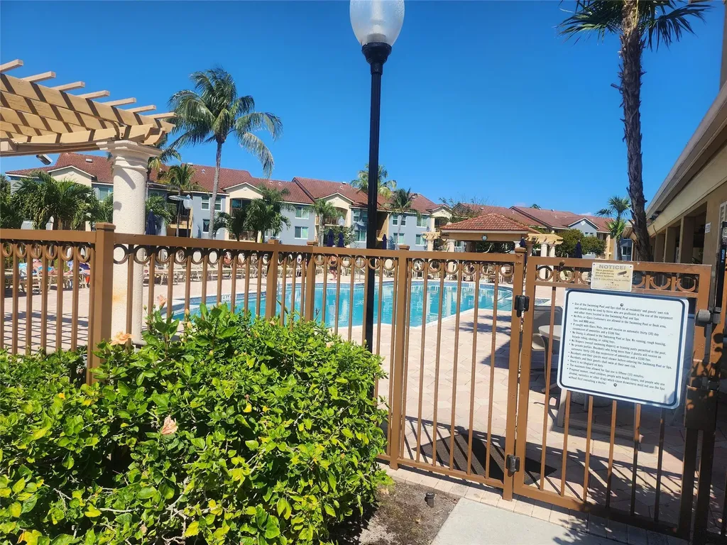 317 Villa Circle Boynton Beach FL 33435