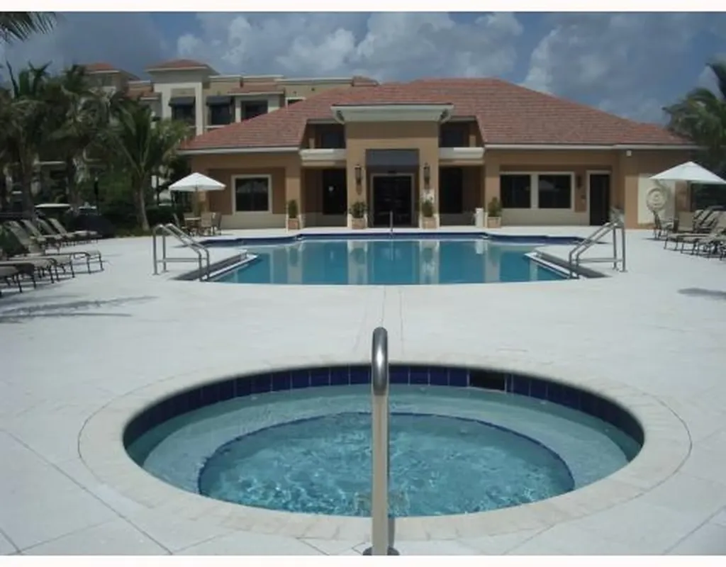4905 Midtown Lane Palm Beach Gardens FL 33418