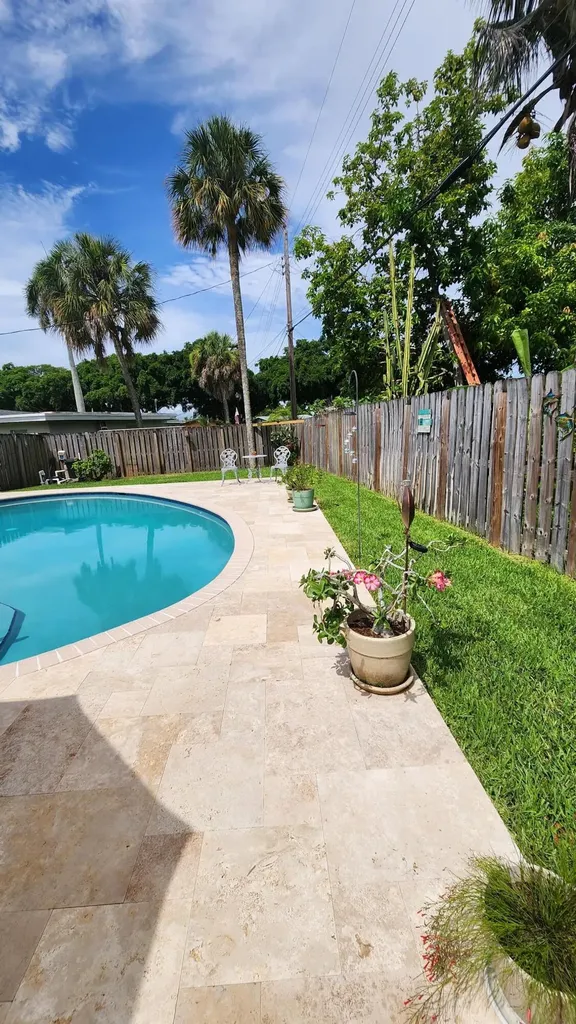 1411 W River Drive Margate FL 33063