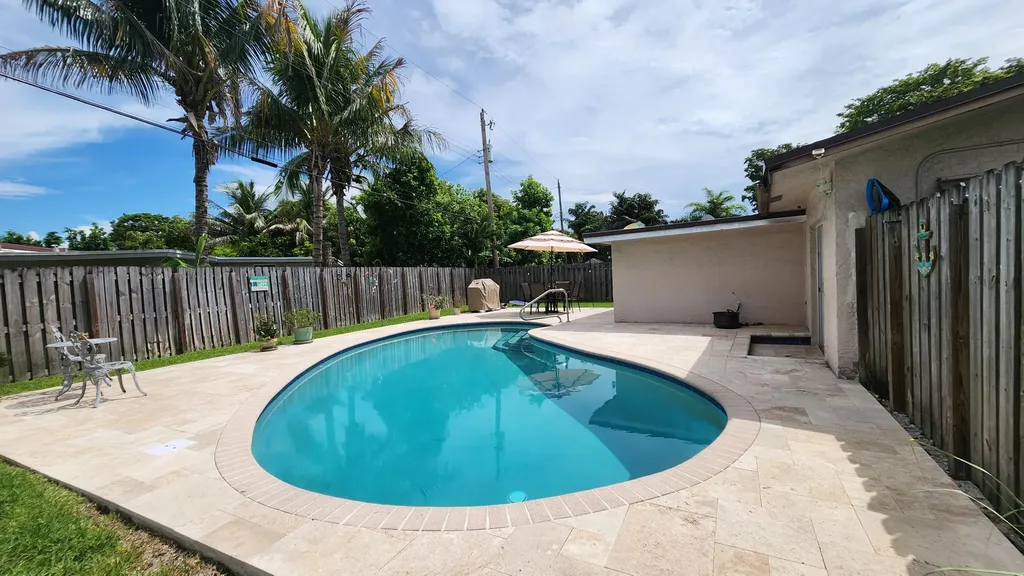 1411 W River Drive Margate FL 33063