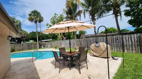 1411 W River Drive Margate FL 33063