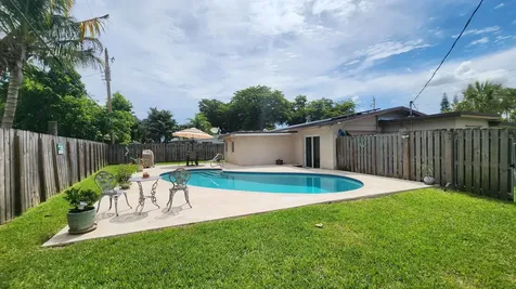 1411 W River Drive Margate FL 33063