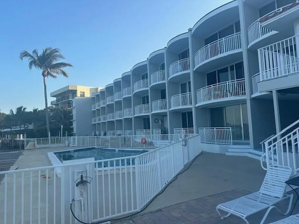2508 Bay Drive Pompano Beach FL 33062