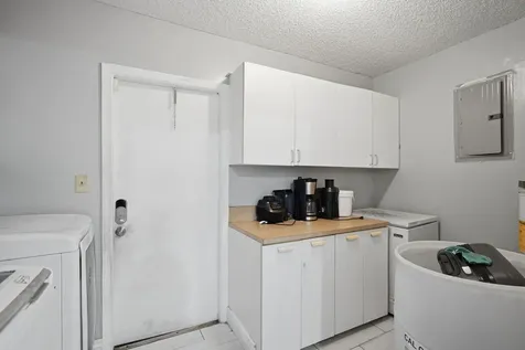 1301 SW 75th Avenue North Lauderdale FL 33068