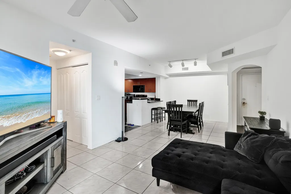 100 N Federal Highway Fort Lauderdale FL 33301