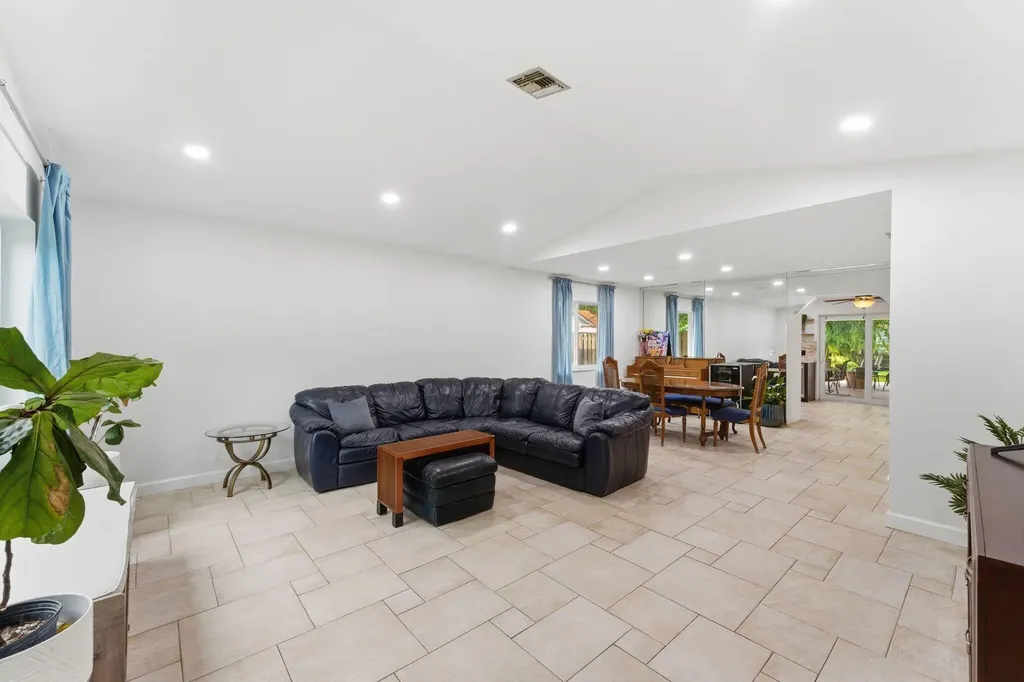 10237 NW 31st Street Coral Springs FL 33065