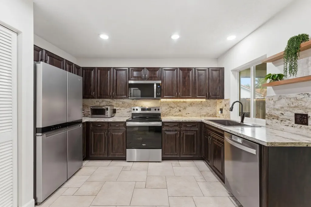 10237 NW 31st Street Coral Springs FL 33065