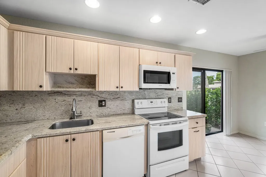 3 Stratford Drive E Boynton Beach FL 33436