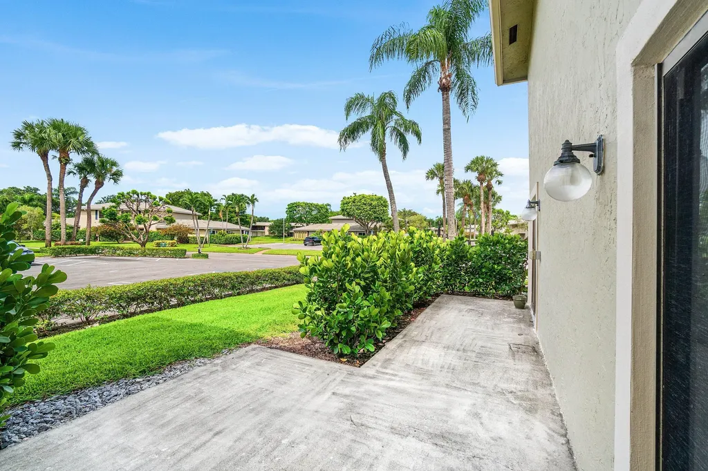 3 Stratford Drive E Boynton Beach FL 33436