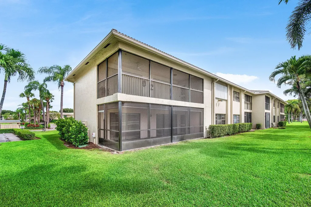 3 Stratford Drive E Boynton Beach FL 33436