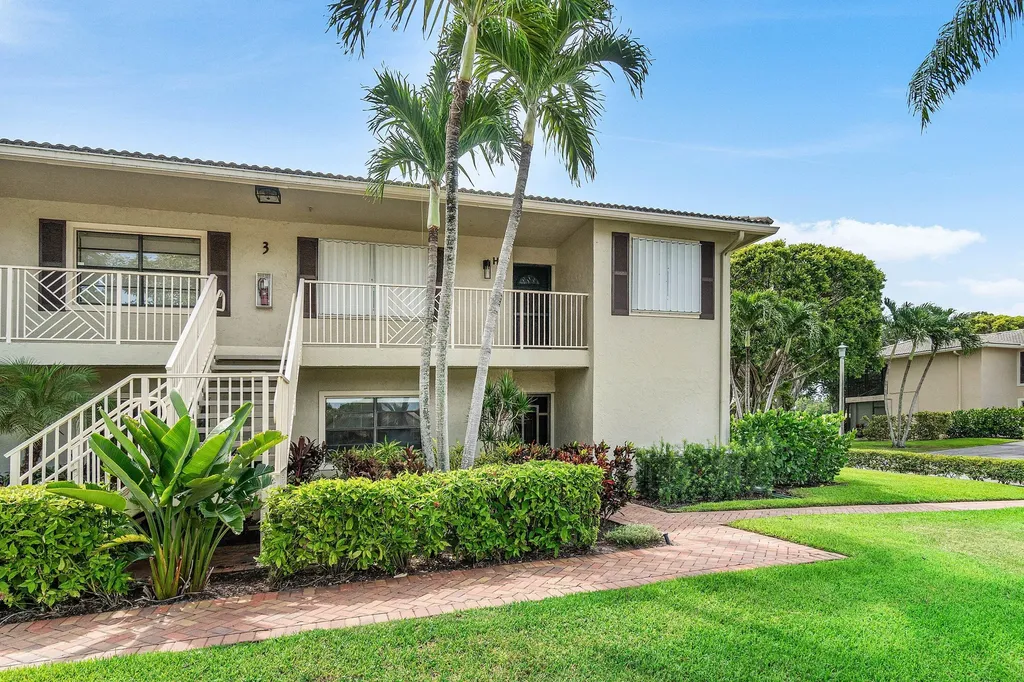 3 Stratford Drive E Boynton Beach FL 33436