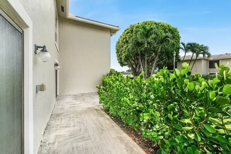 3 Stratford Drive E Boynton Beach FL 33436