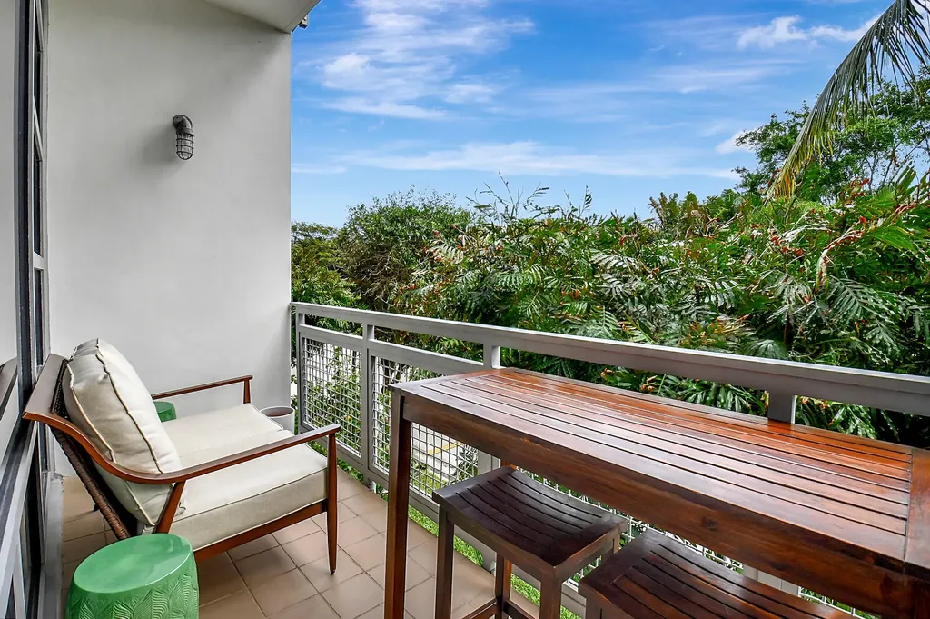 365 SE 6th Avenue Delray Beach FL 33483