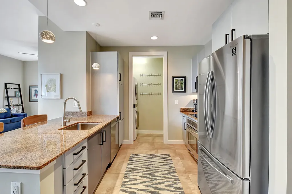 365 SE 6th Avenue Delray Beach FL 33483