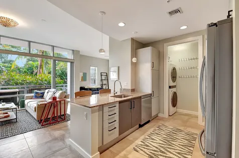 365 SE 6th Avenue Delray Beach FL 33483