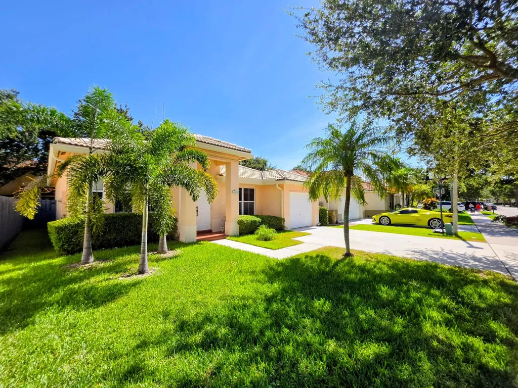 14013 N Cypress Cove Circle Davie FL 33325