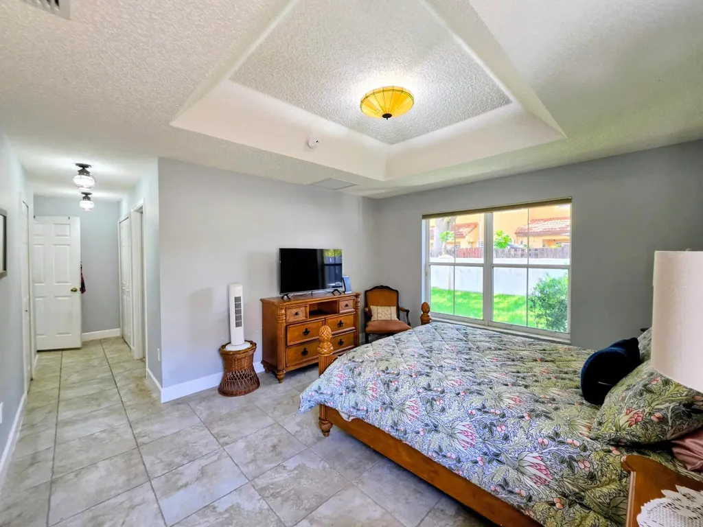14013 N Cypress Cove Circle Davie FL 33325