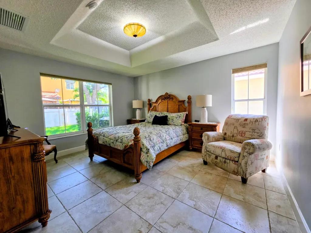 14013 N Cypress Cove Circle Davie FL 33325
