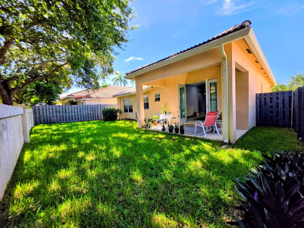 14013 N Cypress Cove Circle Davie FL 33325