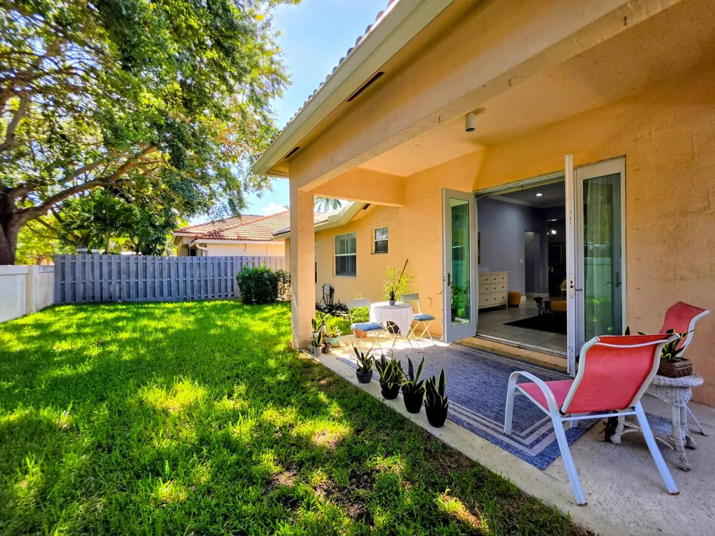 14013 N Cypress Cove Circle Davie FL 33325