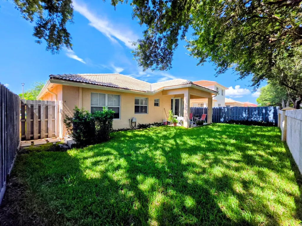 14013 N Cypress Cove Circle Davie FL 33325