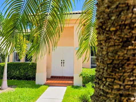 14013 N Cypress Cove Circle Davie FL 33325
