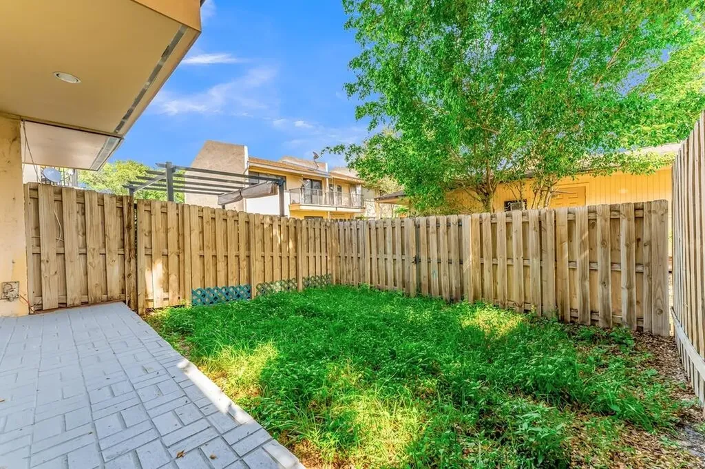 4281 NW 76th Avenue Davie FL 33328
