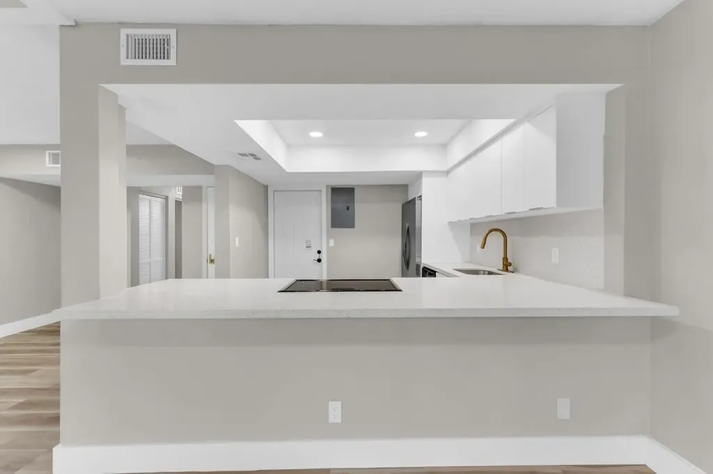 4281 NW 76th Avenue Davie FL 33328