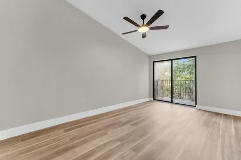 4281 NW 76th Avenue Davie FL 33328