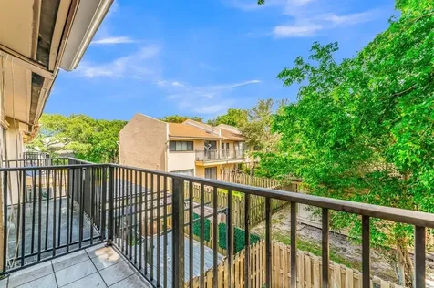 4281 NW 76th Avenue Davie FL 33328