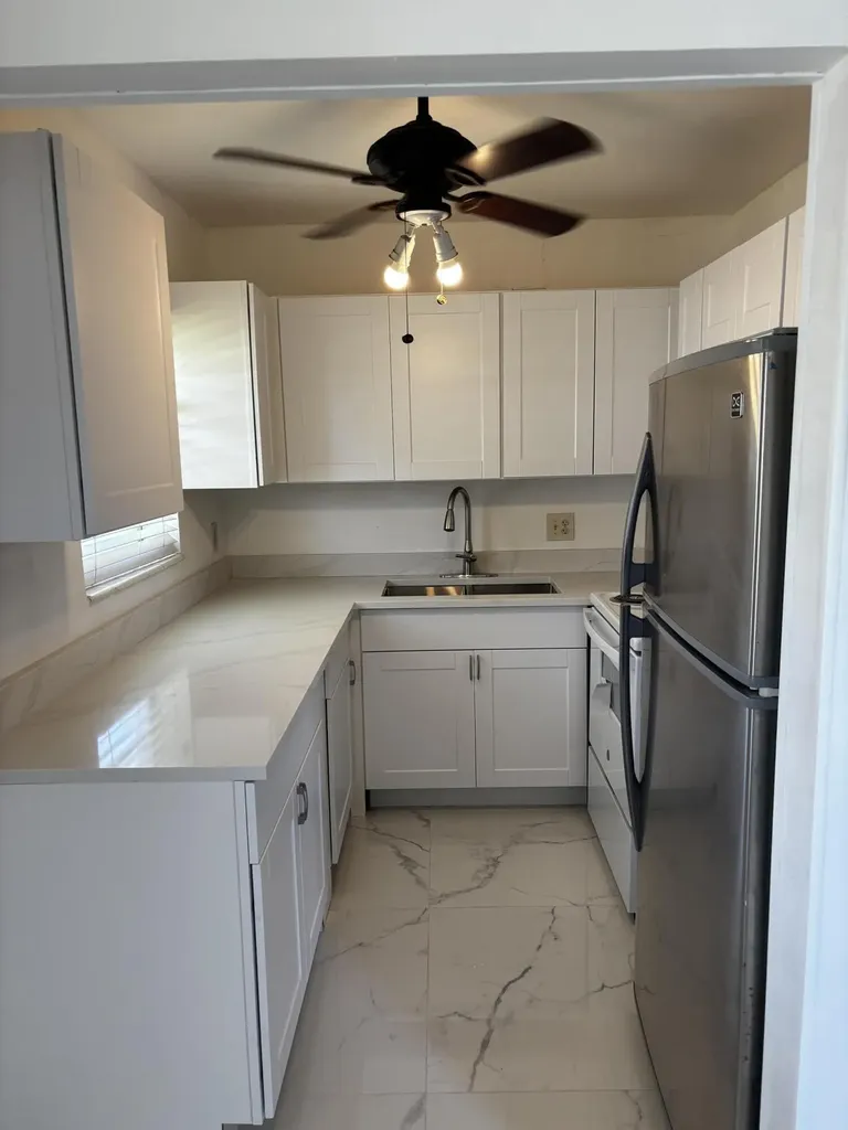 204 Salisbury I West Palm Beach FL 33417