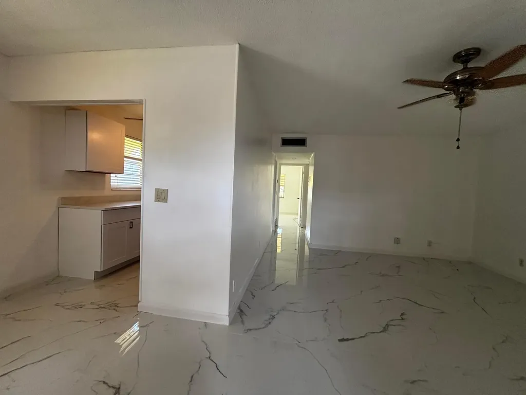 204 Salisbury I West Palm Beach FL 33417