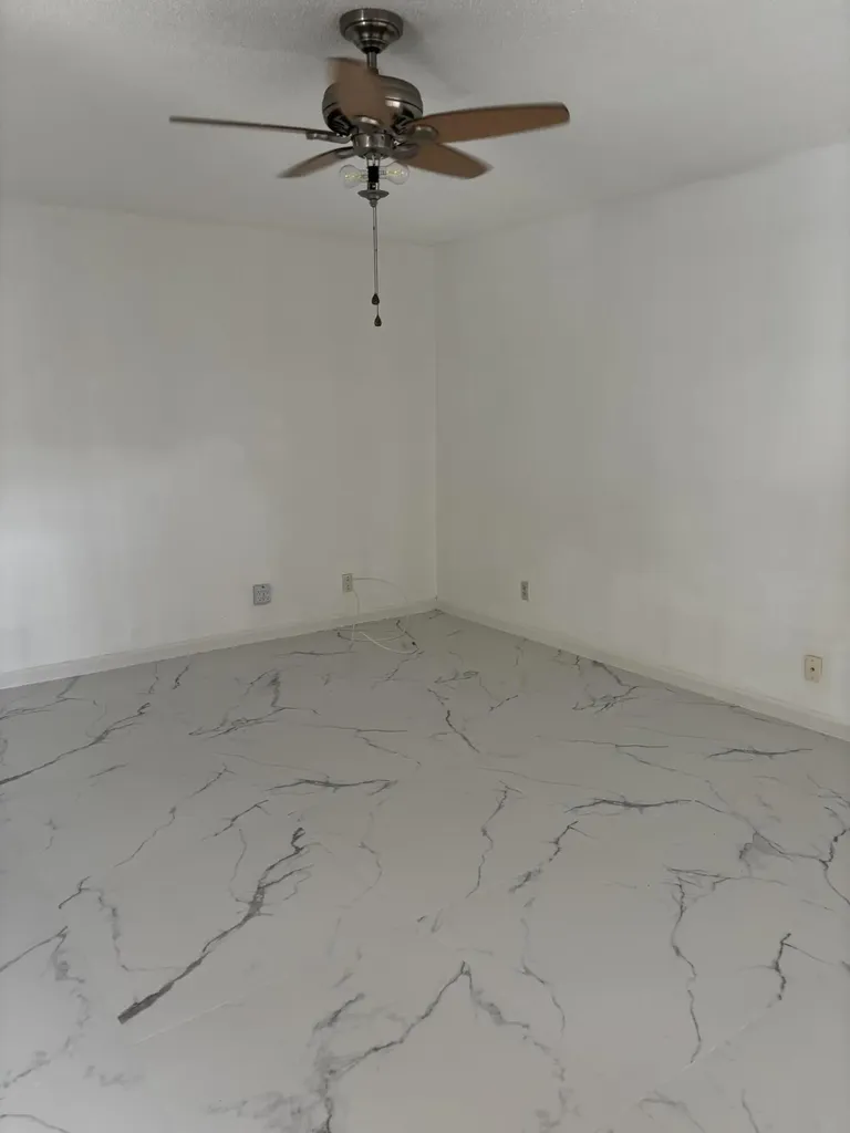 204 Salisbury I West Palm Beach FL 33417