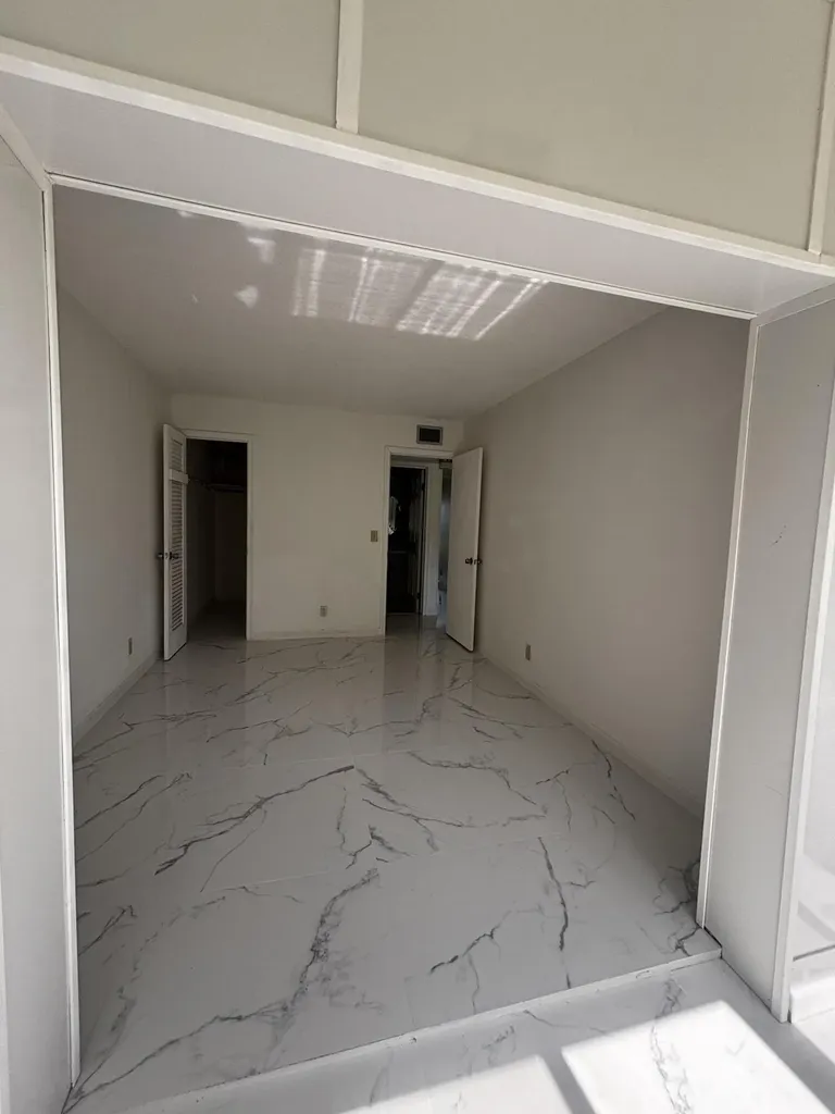 204 Salisbury I West Palm Beach FL 33417