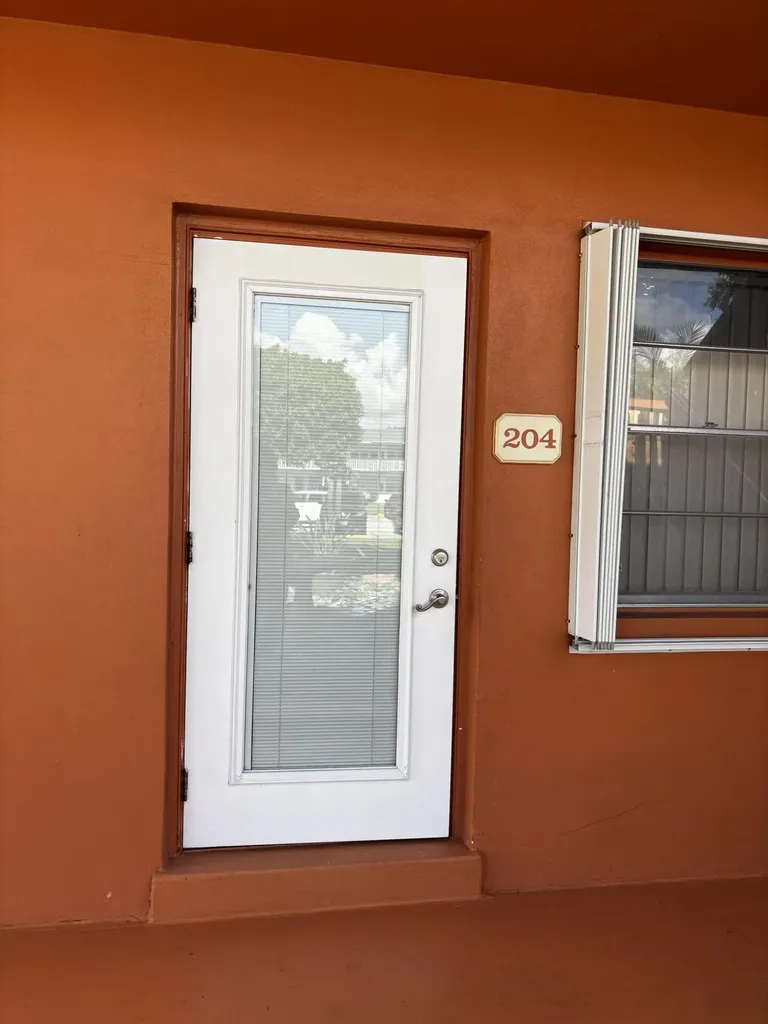 204 Salisbury I West Palm Beach FL 33417