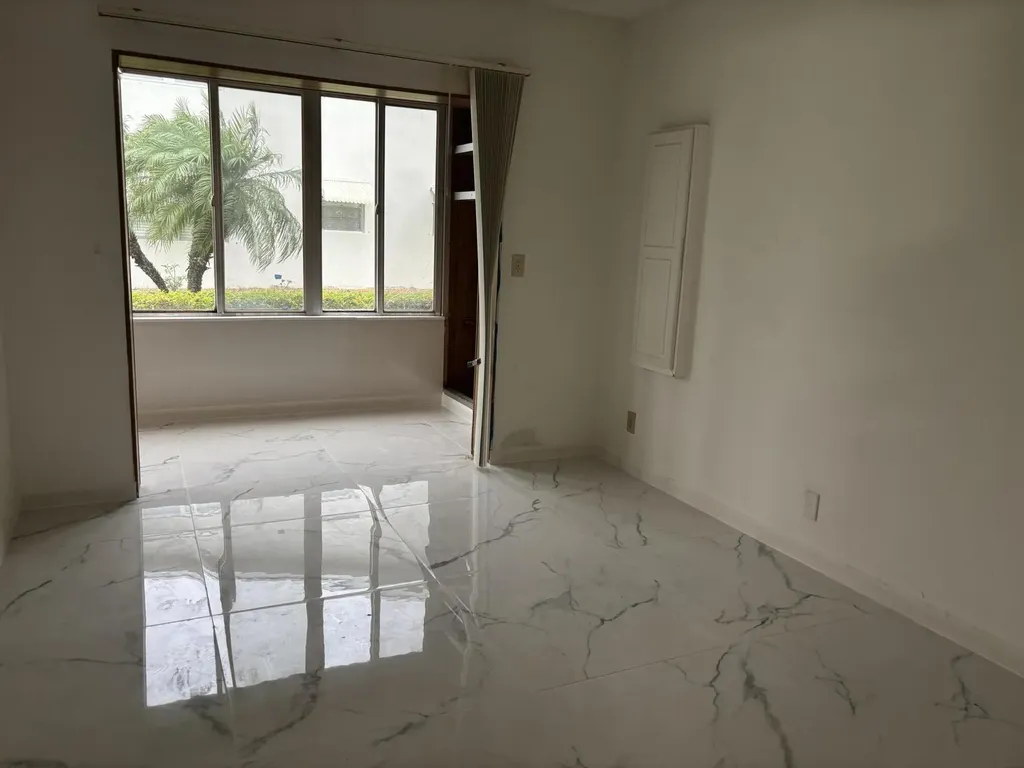 204 Salisbury I West Palm Beach FL 33417