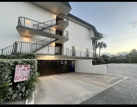 4013 N Ocean Drive N Lauderdale By The Sea FL 33308