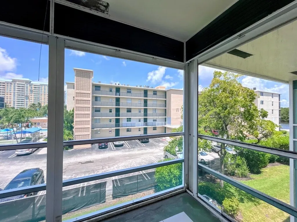 170 Horizons E Boynton Beach FL 33435