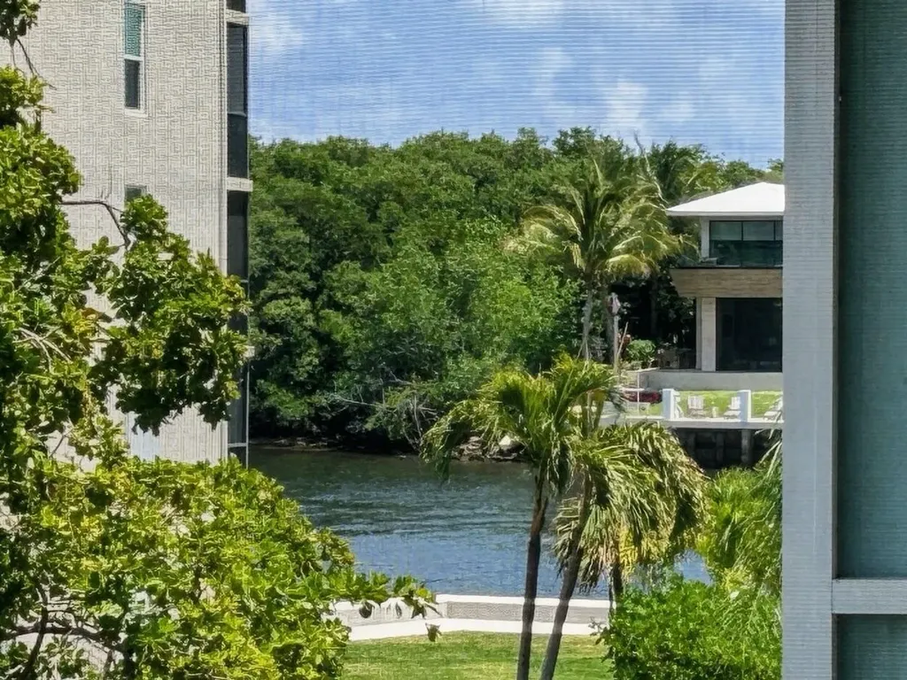 170 Horizons E Boynton Beach FL 33435