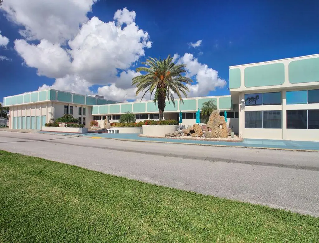 170 Horizons E Boynton Beach FL 33435