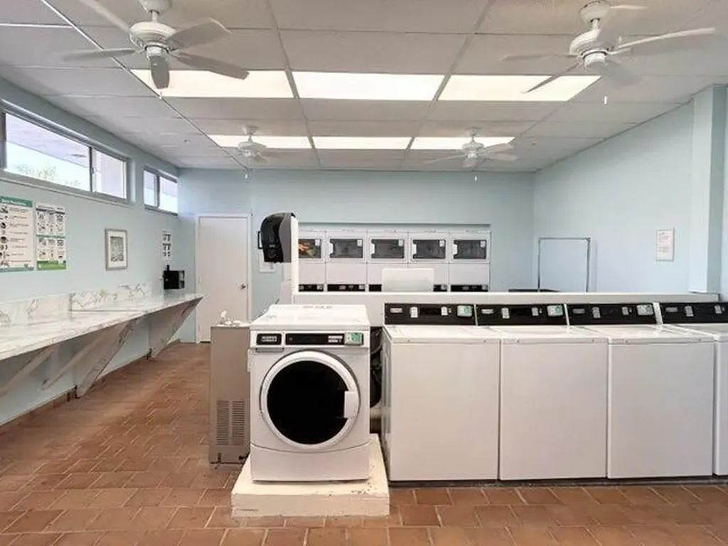 170 Horizons E Boynton Beach FL 33435
