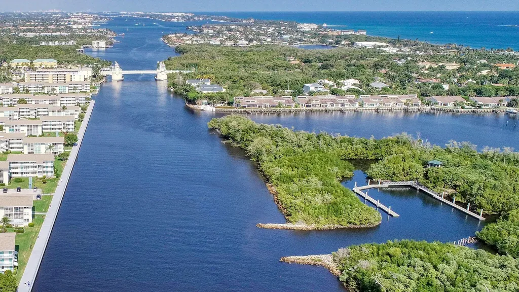 170 Horizons E Boynton Beach FL 33435